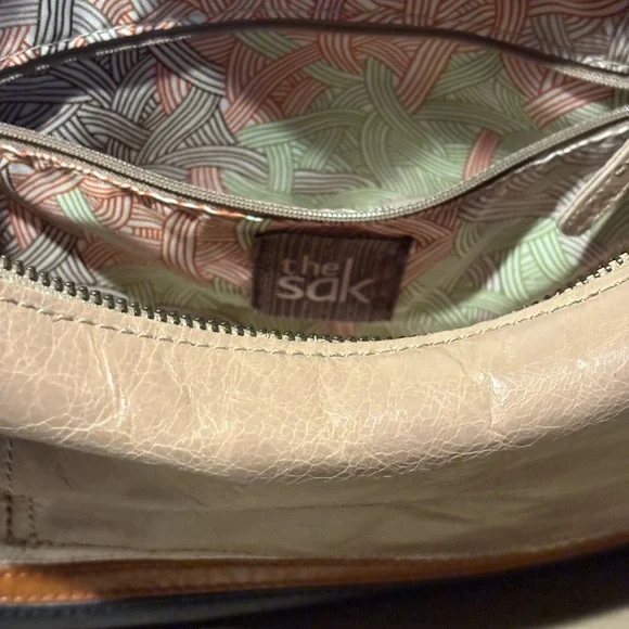 The Sak Beige and Black Leather Shoulder Kendra Bag - Picture 5 of 8